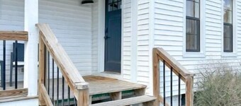 Cozy 2 bed/ 1 bath home - Minutes from UNL & Downtown. Pet- Friendly!