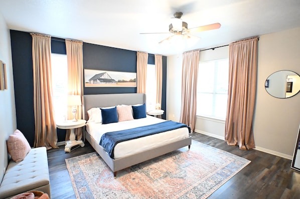 3 chambres, fer et planche à repasser, Wi-Fi, draps fournis