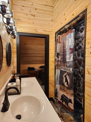 4 habitaciones, cuna de viaje, wifi y ropa de cama 