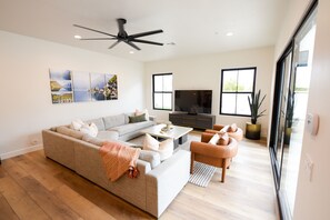 Smart TV, fireplace, video games - Black Ridge Villa near Sand Hollow & Zions. Sleeps 32. Private pool & hot tub.  (Hurricane)