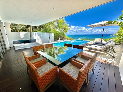Ultimate Oceanfront Villa w/ Maid Daily