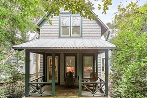 Exterior - Sundays at the Millers - BOTH CLUBS (Bald Head Island)