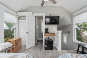 3 bedrooms, travel cot, WiFi, bed sheets - Sundays at the Millers - BOTH CLUBS (Bald Head Island)