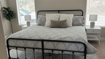 4 bedrooms, iron/ironing board, free WiFi, bed sheets