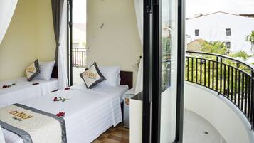 Panorama Twin kamer | Een bureau, verduisterende gordijnen, geluiddichte muren, gratis wifi