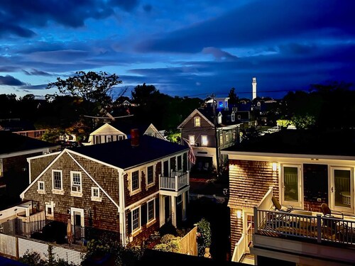Sailor’s Sanctuary | Luxe West End Condo w/ Rooftop Harbor Views