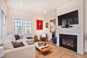 TV, fireplace, stereo