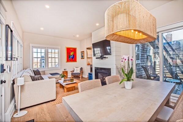 TV, fireplace, stereo