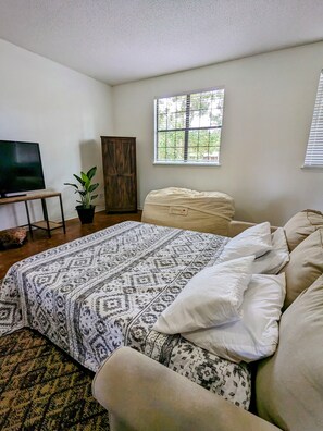 3 camere, ferro/asse da stiro, Wi-Fi gratuito, lenzuola