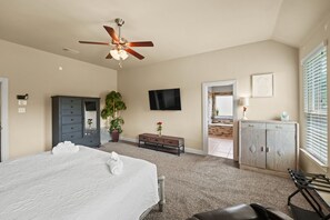 Room - Spacious 4b3bth N. Dallas home in quiet area. 30min from DFW or 41min to DAL (Oak Point)