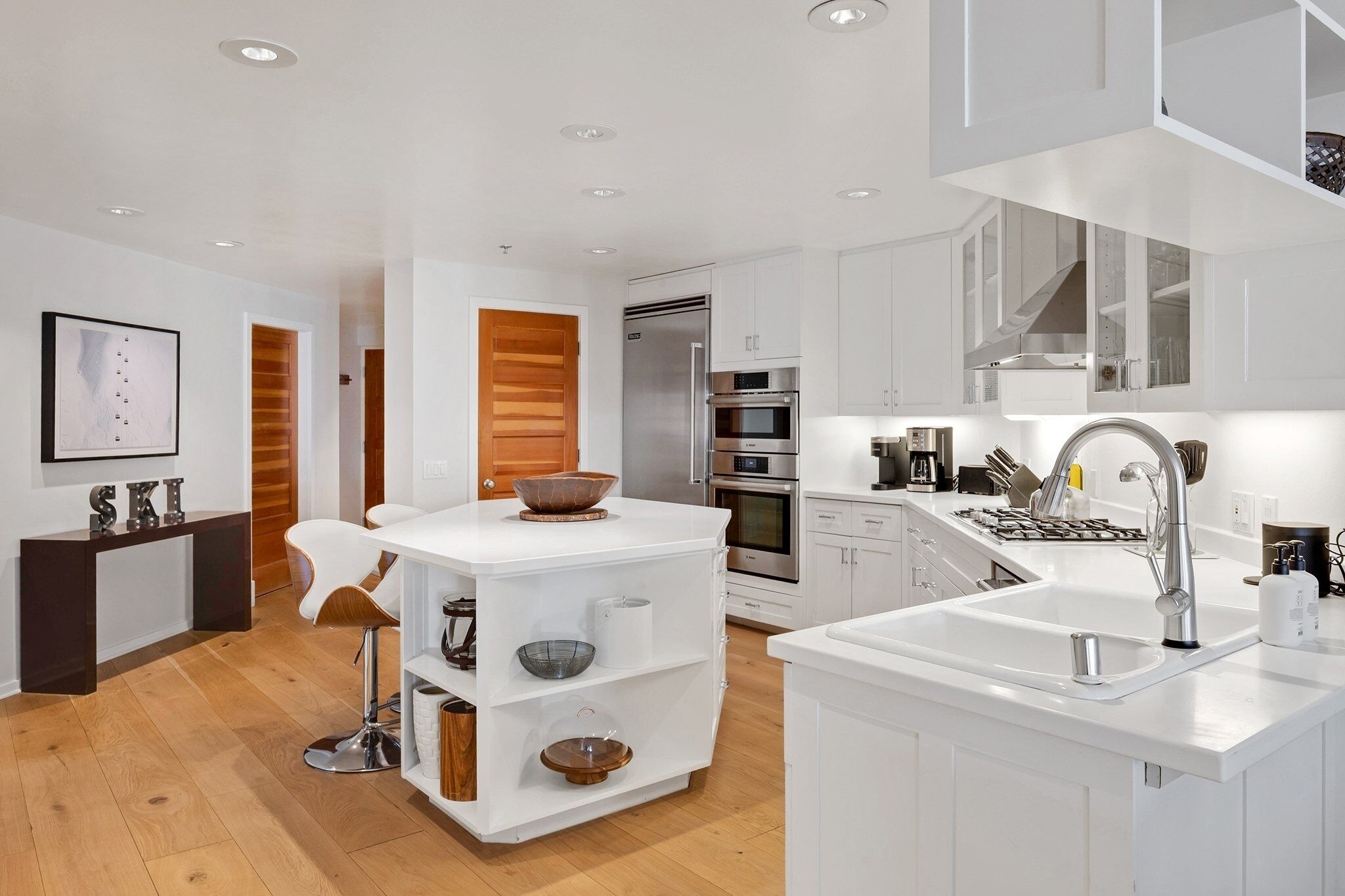 Condo, 2 Bedrooms | Private kitchen | Fridge, oven, coffee/tea maker, toaster