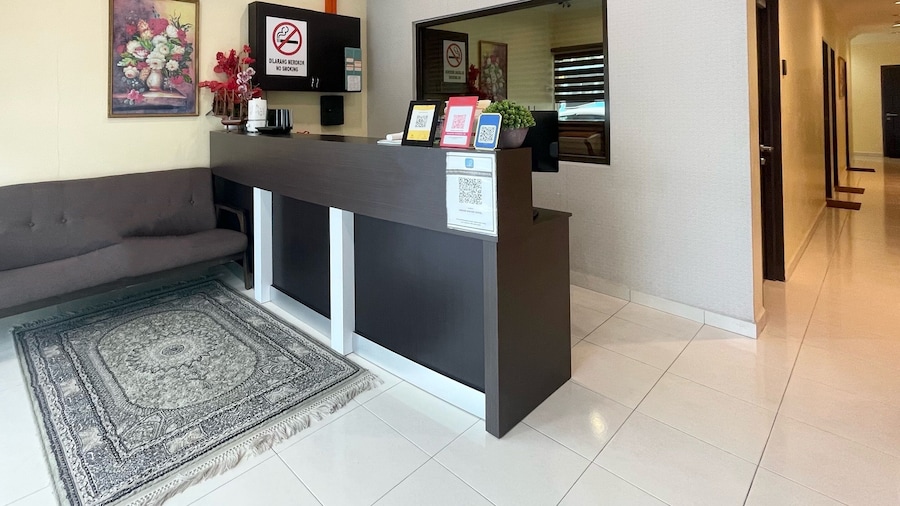 OYO 90369 Safari Hotel Lumut