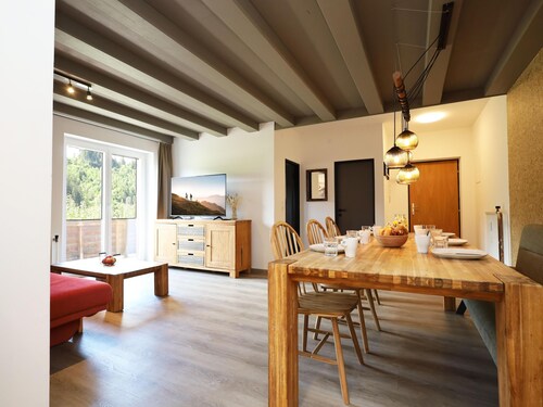 Modernes Apartement im Zentrum, 500m zum Skilift