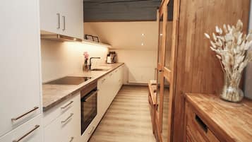 Kühlschrank, Ofen, Herdplatte, Geschirrspüler