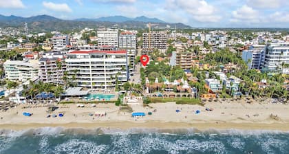 Golden Zone 1BR - Only 99 Steps to Beach!