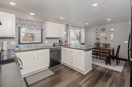 Champion Center Accommodations - 6 beds, 2 bath