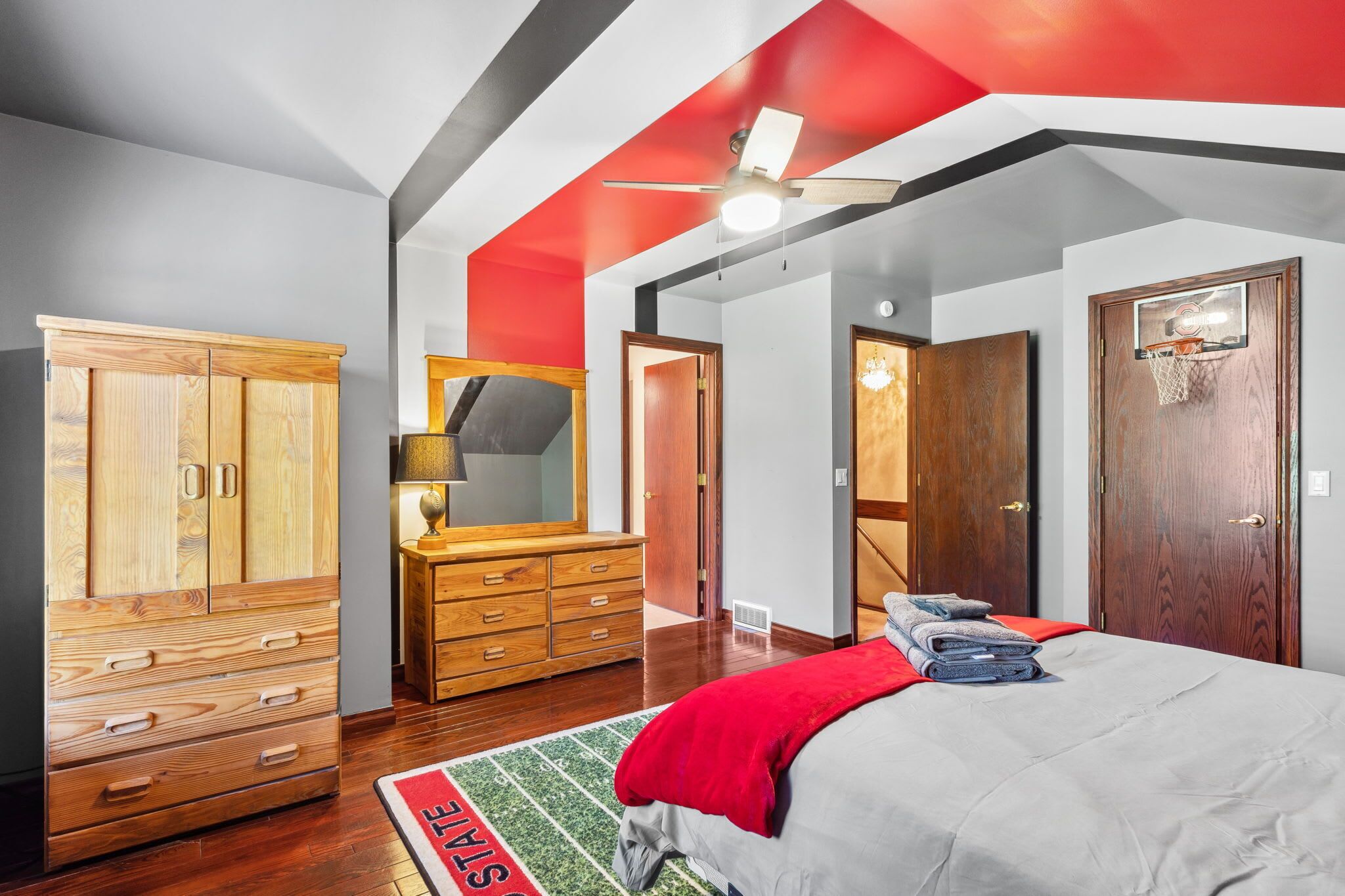 7 bedrooms, desk, iron/ironing board, WiFi