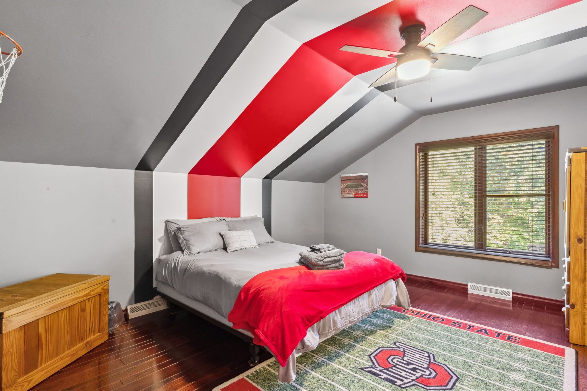 7 bedrooms, desk, iron/ironing board, WiFi