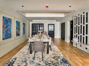 Deluxe Studio Suite, 2 Bedrooms | Dining room - Floral Court Hotel & Residence Sukhumvit 13 (Bangkok)