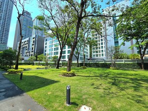Garden - Floral Court Hotel & Residence Sukhumvit 13 (Bangkok)