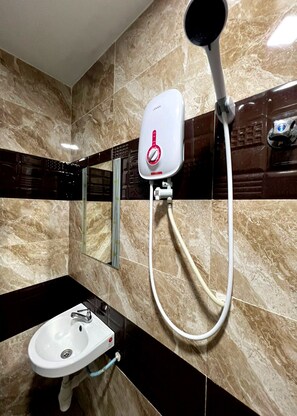 Kamar Triple | Kamar mandi