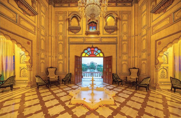 Lobby sitting area - R Chandras Palace (Chomu)