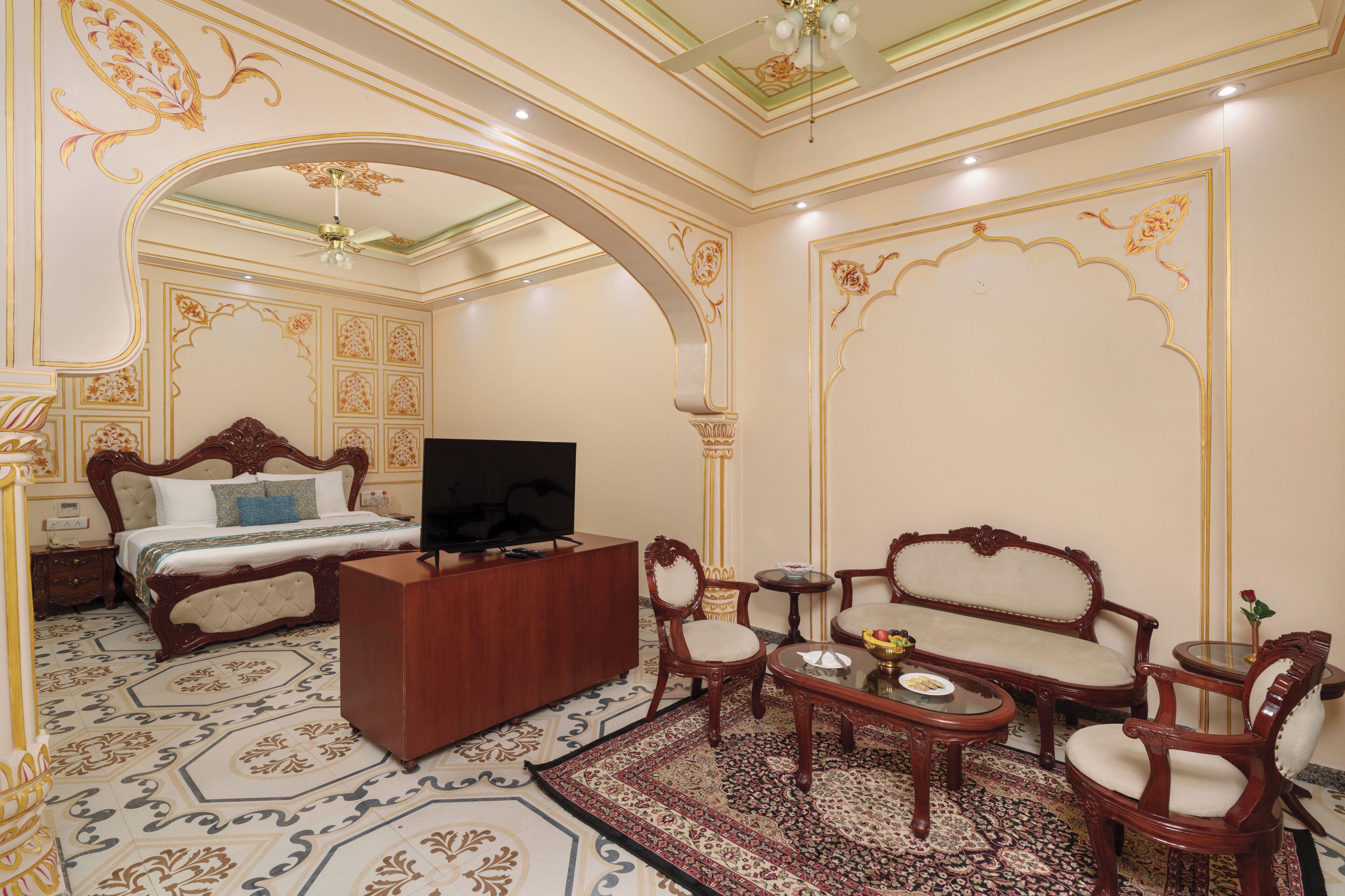 Quarto casal grand, 1 cama Queen, para não fumantes, sem janelas | Cofres nos quartos, Wi-Fi de cortesia, roupa de cama