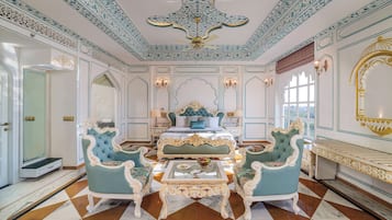 Maharaja Suite with Jacuzzi | In-room safe, free WiFi, bed sheets