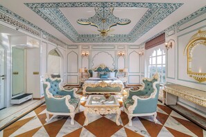 Maharaja Suite with Jacuzzi | In-room safe, free WiFi, bed sheets - R Chandras Palace  (Chomu)