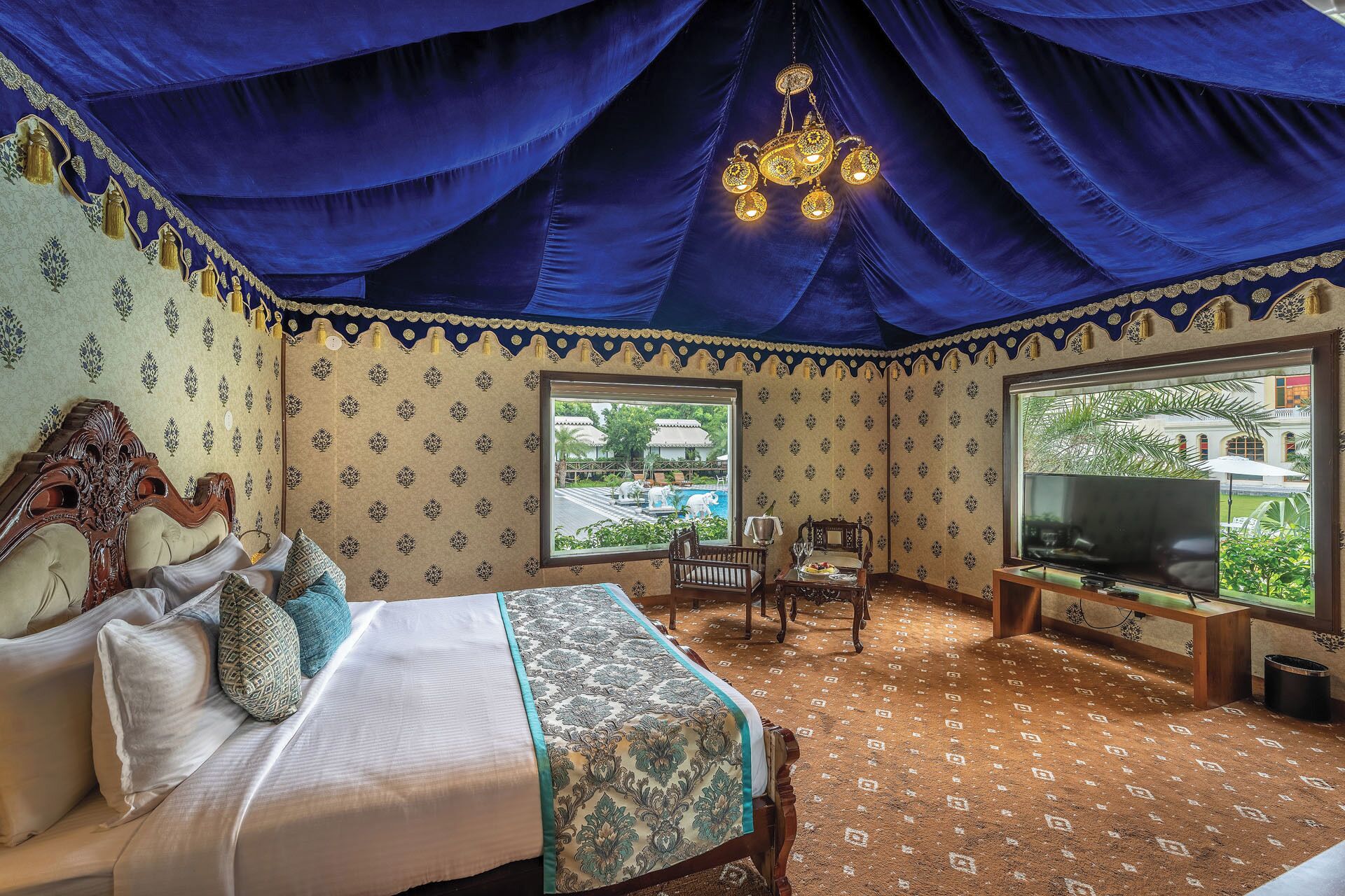 Luxe tent, 1 queensize bed, privébadkamer, uitzicht op tuin | Een kluis op de kamer, gratis wifi