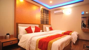 Deluxe Triple Room | Hypo-allergenic bedding, minibar, in-room safe, individually decorated