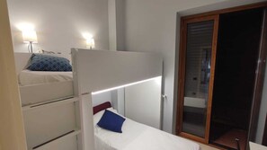 3 bedrooms, iron/ironing board, WiFi, bed sheets - INN FULL CENTER B&B, APARTMENTOLuxury apartment in the center of Foggia (Foggia)
