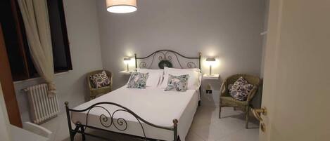 3 dormitorios, tabla de planchar con plancha, wifi y ropa de cama