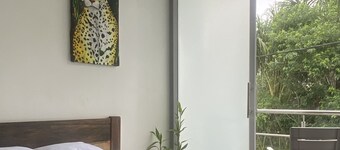 Habitación Económica con balcón, bien ubicado cerca la frontera Brasil.