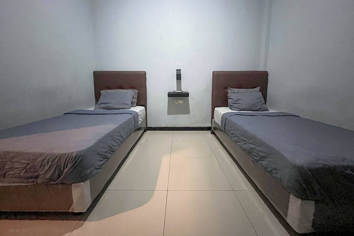 Economy Twin Room