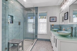 House (16501 Arbor Ridge Dr) | Bathroom - 16501 Arbor Ridge Dr (Fort Myers)