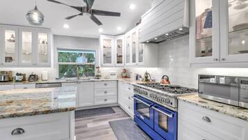 獨棟房屋 (16501 Arbor Ridge Dr) | 私人廚房