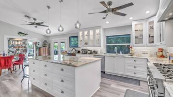 House (16501 Arbor Ridge Dr) | Private kitchen