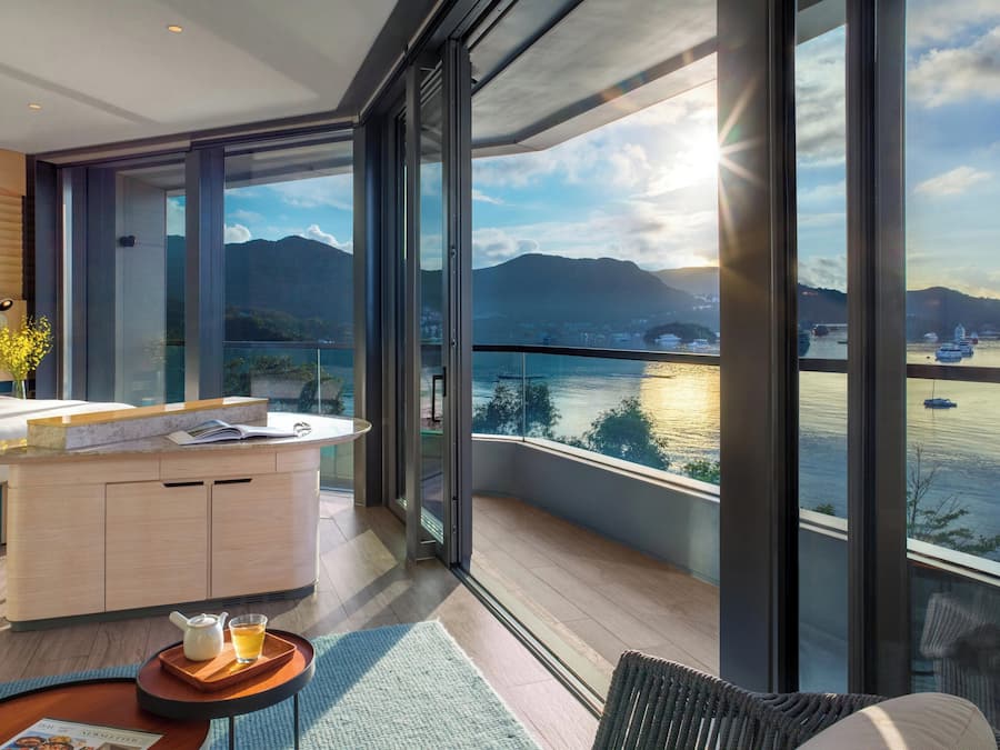 1 King Suite Sea View Balcony | Premium bedding, minibar, in-room safe, individually decorated