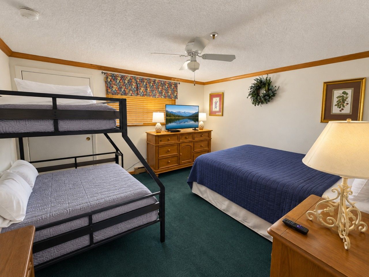 2 bedrooms, WiFi (free), bed sheets