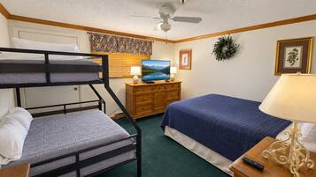 2 bedrooms, WiFi (free), bed sheets