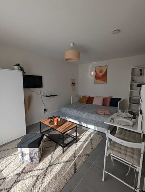 1 chambre, fer et planche à repasser, Wi-Fi gratuit, draps fournis