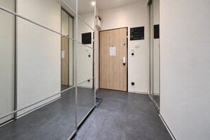 Hallway - Stylish Apartment in Prague 1 Close to Old Town Square by EasyBNB Premium (Prague)