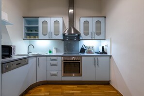 Fridge, microwave, oven, stovetop