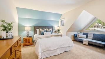 2 bedrooms, in-room safe, desk, iron/ironing board