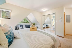 2 habitaciones, caja de seguridad en la habitación y escritorio 