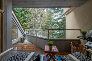 Property grounds - 31GlenEagle Cozy Townhome | 2 Bedroom 2 Bathroom, GlenEagle Townhome Whistler, Golf/Ski community (Whistler)