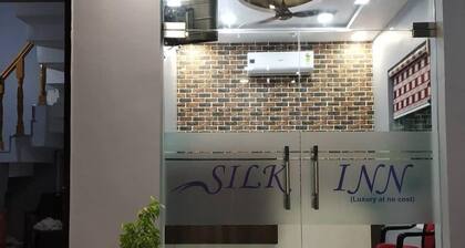 Silk Inn Luxury At No Cost