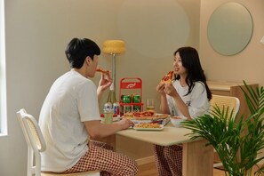 Movie SPA | Premium bedding, free WiFi, bed sheets - Anook Thepeak Hotel Incheon Songdo (Incheon)