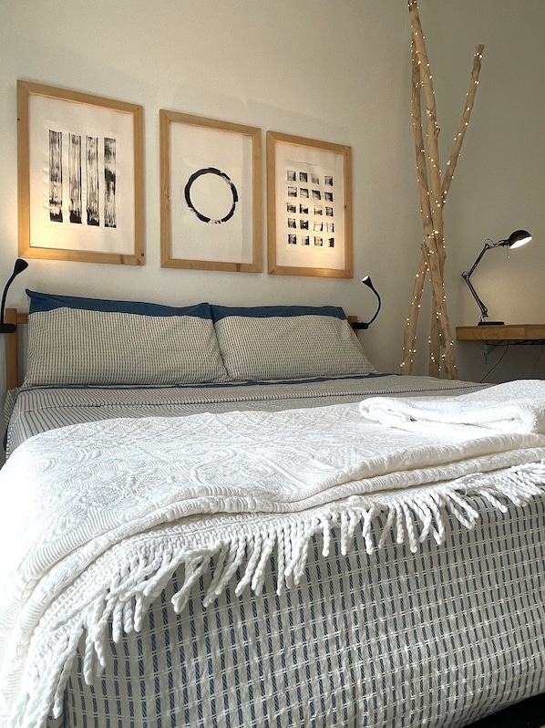 4 bedrooms, desk, iron/ironing board, WiFi